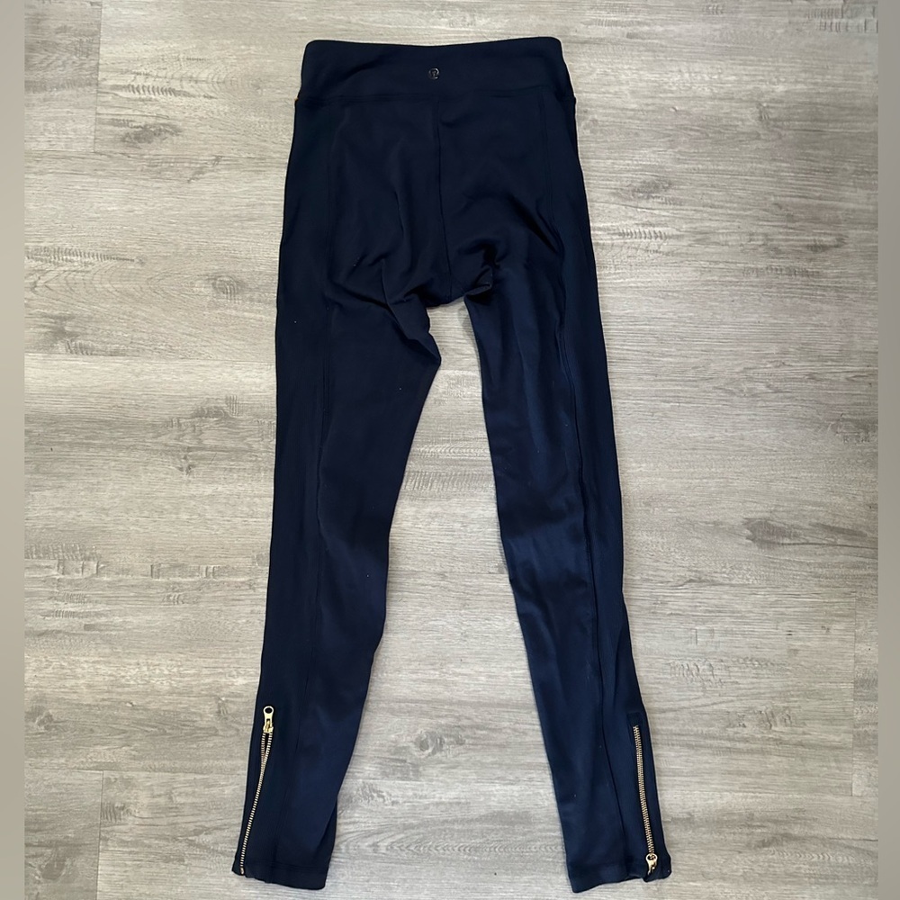 Lululemon Athletica navy blue Leggings zippers ankle Sz 4 workout outdoor